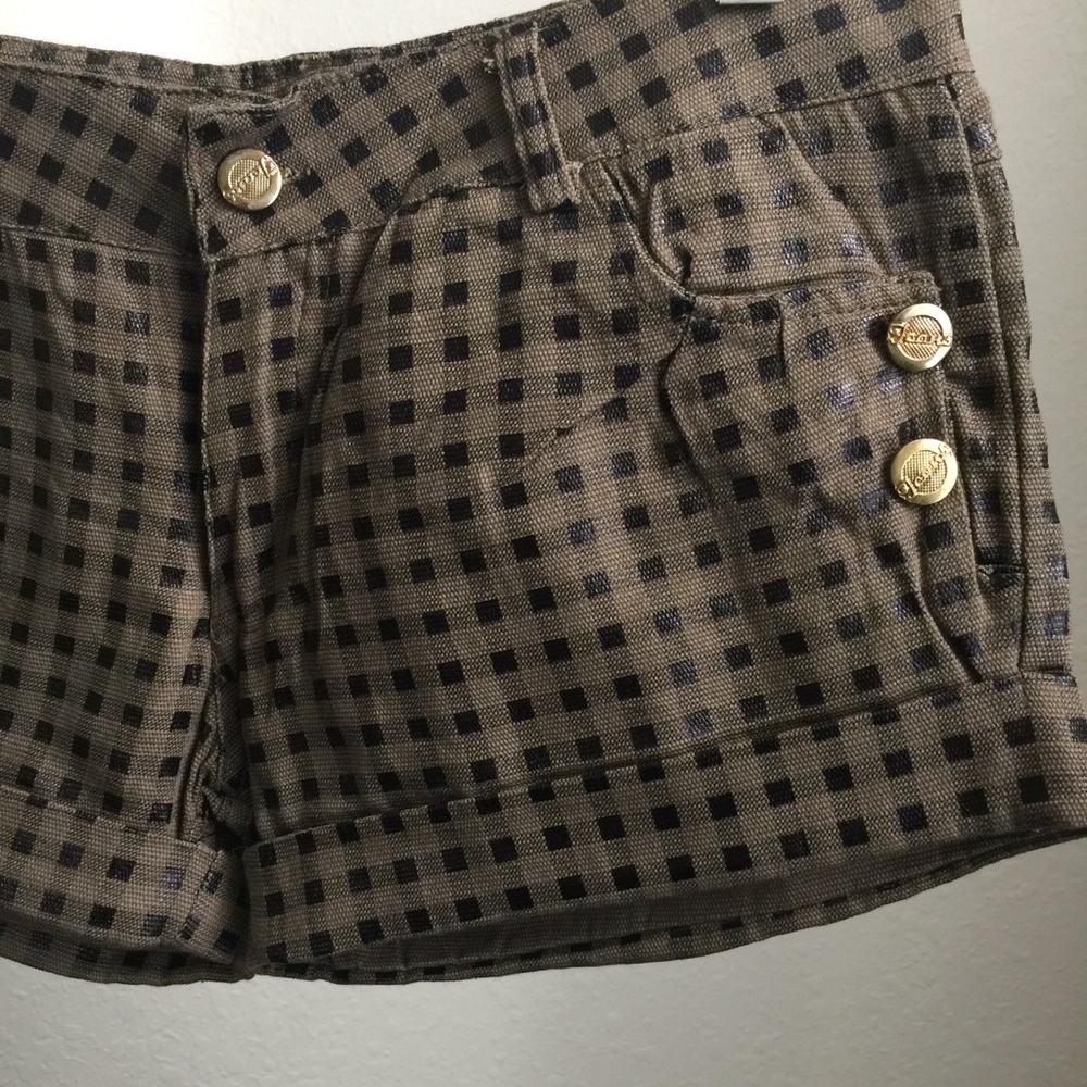 Closet Clear Out! ✂️   CHECKERED • S H O R TS